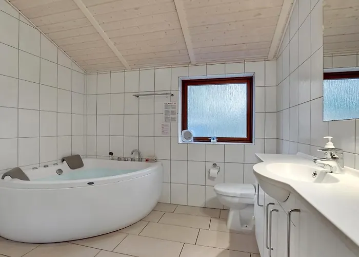 Cozy In Rodby With Sauna בית נופש